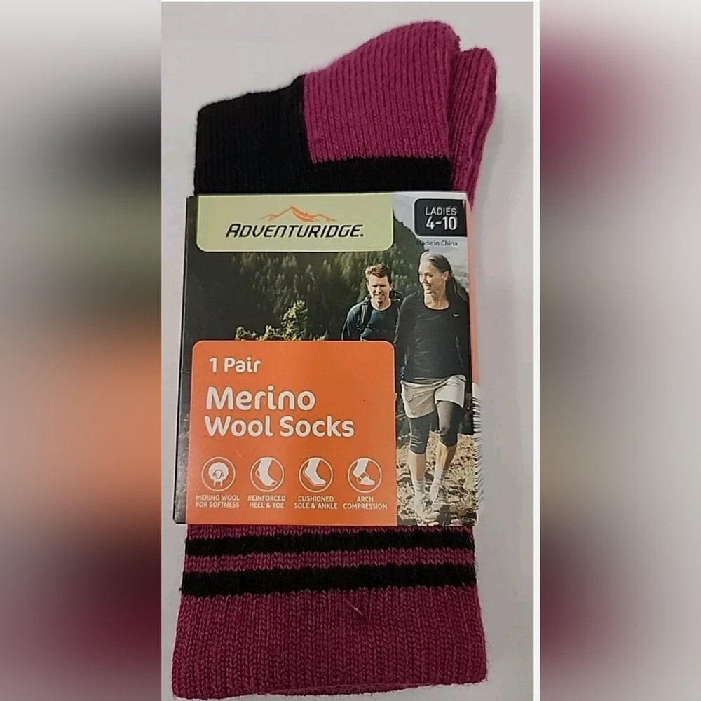 1 Pair NEW Ladies size 4-10 Adventuridge Merino Wool Socks color Plum